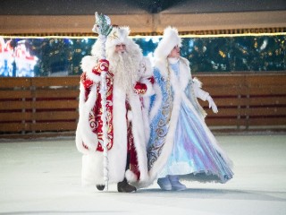 Новогоднее чудо по прайсу: сколько стоит пригласить Деда Мороза со Снегурочкой