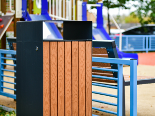 Дополнительные урны установят на детской площадке по просьбе жительницы Химок