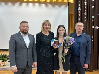 В Апрелевке вручили первые паспорта 14-летним школьникам