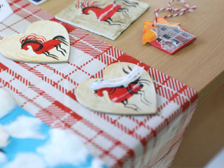 От пряников до игрушек: что продавали дети на благотворительной ярмарке в гимназии № 13