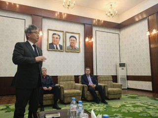 В память Ким Чен Ира: студенты из Сергиева Посада посетили посольство КНДР