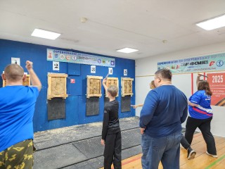 Спортивное метание ножа в Подольске: как общее увлечение объединило три поколения одной семьи