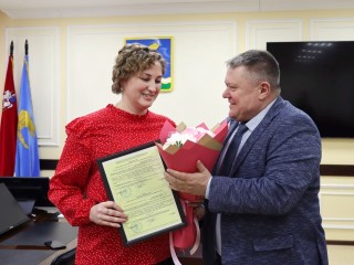 Власти поддержали аграриев: работница «Леонтьева» купит жилье по госпрограмме