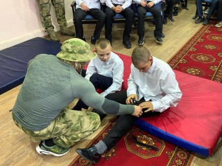 Секреты спецназа для детей: чему научил курских школьников боец подмосковного СОБРа