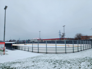 На стадионе «Чайка» в Королеве готовят площадку для массового катания