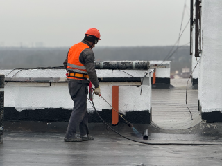 Капитальный ремонт крыши на улице Вокзальной завершится в феврале