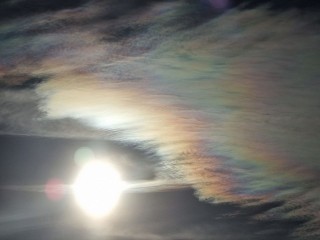 Радужные облака и гало: какой сюрприз устроила природа в декабре