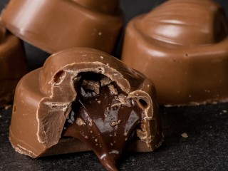 Недетские сладости: чем опасны конфеты с алкоголем и почему их продают несовершеннолетним