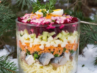 Салат «Шуба» без запаха рыбы: простой рецепт с секретным ингредиентом