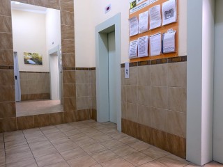 Почти 300 подъездов за год: в Подольске программа ремонта входных групп набирает обороты