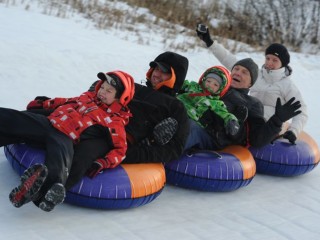 «Сравнимо с ДТП»: врач-невролог назвала травмы любителей тюбингов