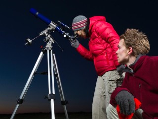 Мигает встречными огнями: чем грозит скорое сближение кометы 3I/ATLAS с Землей