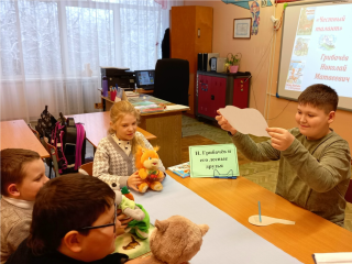 Сказочный мини-спектакль поставили школьники в Кашире на занятии в библиотеке