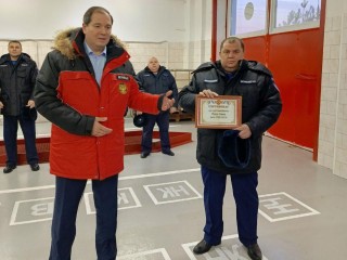 Отремонтировали часть и сделали дорогой подарок: как в Серпухове поддержали пожарных