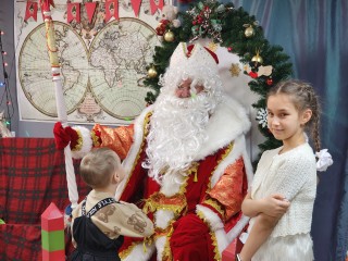 Когда пора: в каком возрасте лучше рассказать ребенку правду о Деде Морозе, советует психолог