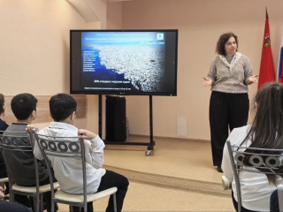 Экологический урок превратился в практикум: ребята узнали простые правила сортировки мусора