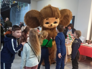 В Рузе в гости к детям раньше на десять дней пришел Чебурашка