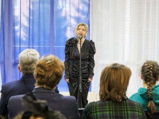 Русские романсы исполнили певицы из Шаховской на литературном вечере