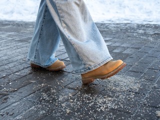 Это портит ботинки: как ухаживать за зимней обувью, чтобы она прослужила не один сезон