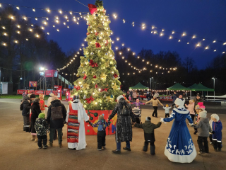 Резиденцию и Почту Деда Мороза открыли в центральном парке Чехова