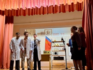 Театралы «Кассиопеи» Зарайского педколледжа показали «2035»