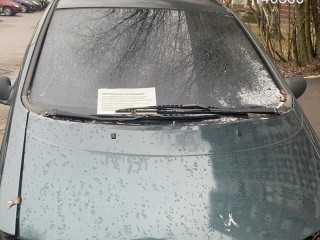 Оставили на постой: в Егорьевске разыскивают владельцев брошенных минивэнов