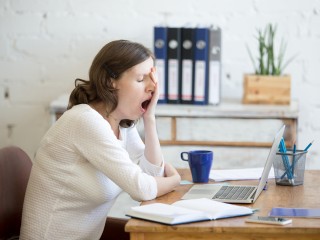 Что делать, если зимой постоянно хочется спать и нет энергии — советы сомнолога