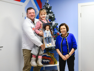 Вера в чудо: в Химках исполнили заветные мечты дочерей бойца спецоперации