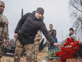 Свеча памяти в Токареве: жители отдали дань уважения в День Неизвестного Солдата