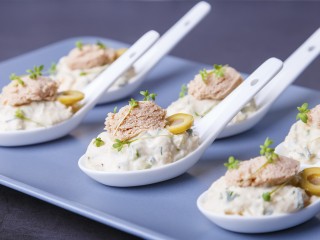 Фуршетный стол: ТОП-6 новогодних идей от мишленовского шефа