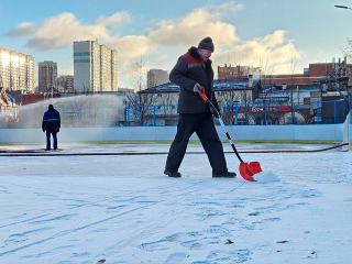 В Долгопрудном зальют еще один каток для жителей и гостей города