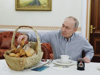 Пекарь из Люберец получил подарок от Путина