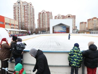 После техработ каток в Центральном парке Победы снова принимает посетителей