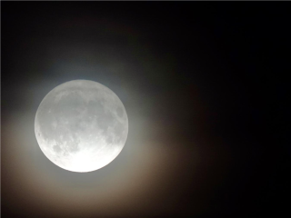 Холодная Луна в Подмосковье: до самого яркого суперлуния за 17 лет остались сутки