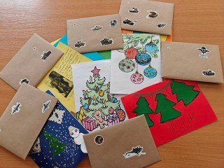 Гимназисты написали бойцам СВО новогодние пожелания