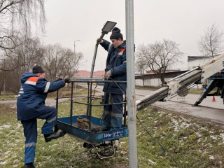 На двух улицах Апрелевки устанавливают новые фонари