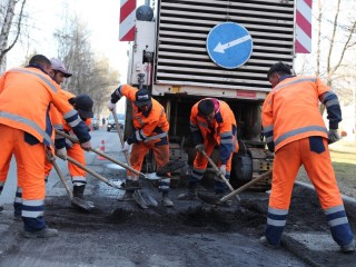 Не сезон для ям: почему дорожники Одинцовского округа не ждут весны, чтобы заделать выбоины