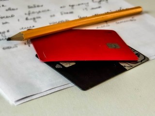 Банки начнут «звонить» в августе: как в Подмосковье будут проверять счета родителей при выплате пособий