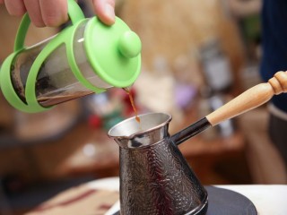 Чай и кофе больше не пьем? Раскрыта связь горячих напитков с раком желудка