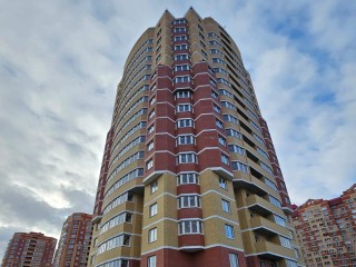 Без отделки, но с инфраструктурой: в чем секрет нового жилого комплекса, который уже назвали городским оазисом