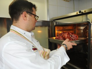 Новый год как в кино: как приготовить к праздничному столу блюда из популярных фильмов