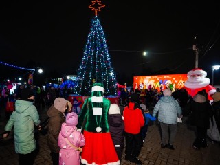 Хороводы у костра и письма с желаниями: как более тысячи жителей отметили старт зимы в Шатуре