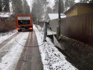 Зараженную после излива канализации территорию в Пушкино обработали гипохлоритом