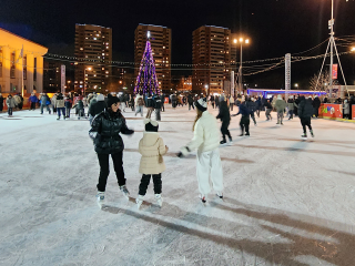 В Реутове залили катки: где кататься и как взять коньки напрокат