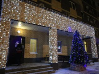 Город в огнях: жителей Долгопрудного зовут украсить дома и дворы