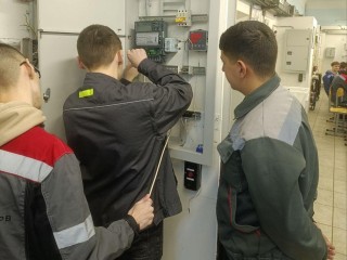 Будущие энергетики учатся экономить: студенты колледжа «Энергия» дали советы по энергосбережению