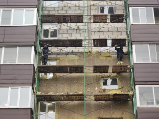 Фасад пятиэтажки в Майданово отделали инновационным утеплителем