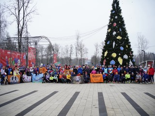 Более 140 атлетов впервые пробежали 5 верст по городскому парку в Ивантеевке