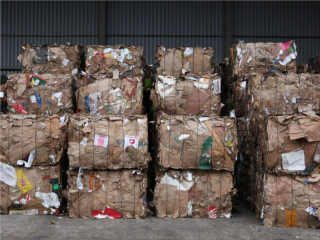 Подмосковные КПО отправили на переработку тонны макулатуры: какие пункты принимают бумагу и что из нее делают