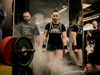 Тяжелоатлетка из Воскресенска победила в региональном конкурсе «Лучший по профессии»